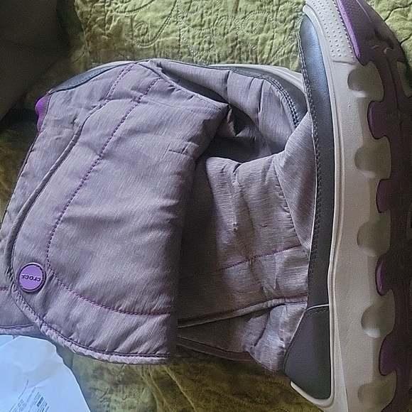 Crocs rain boot size 8 - Picture 10 of 10